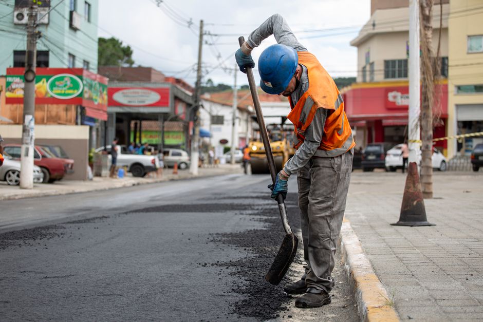 Trabalhador brasileiro durante o dia - foto de Alexandre Rezende via Pexels